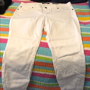 White skinny Jeans
